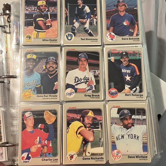 Binder with approx 40 card pages filled front in back at 18 cards per page - Picture 6 of 16